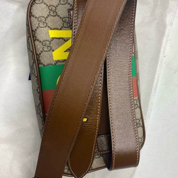 Gucci GG Supreme Fake/Not Belt Bag - Picture 1 of 4